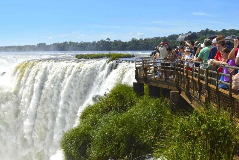 CATARATAS ARGENTINAS DESDE PUERTO IGUAZÚ