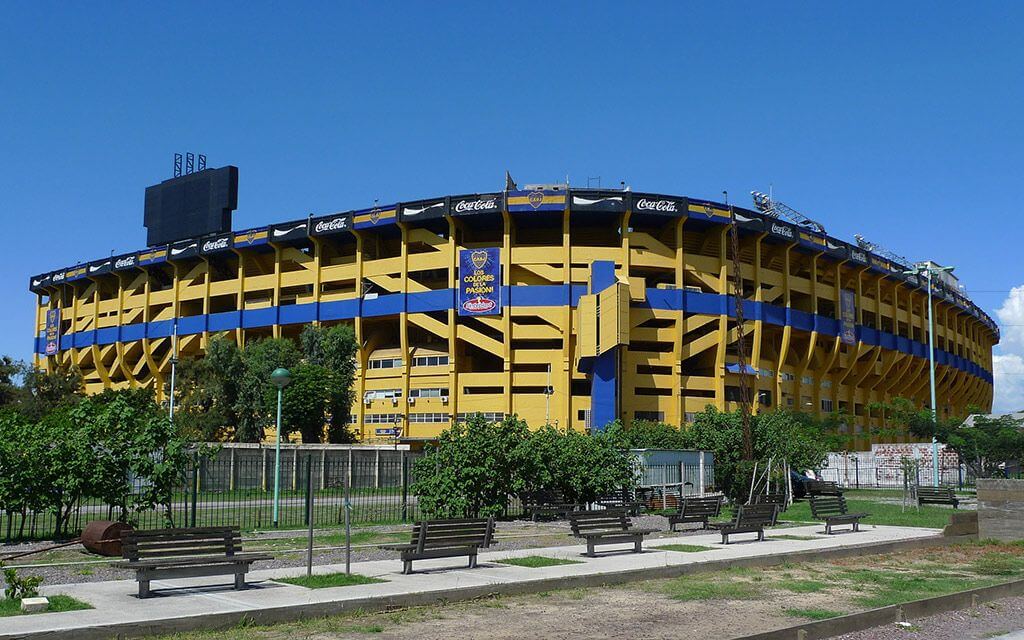 BUENOS AIRES Y SUS DOS PASIONES (TANGO Y FÚTBOL)