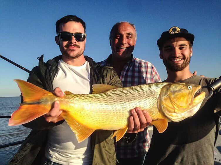 PESCA EN EL RÍO DE LA PLATA